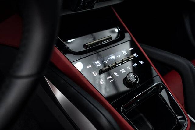 2026 Cayenne Turbo E-Hybrid picture #16