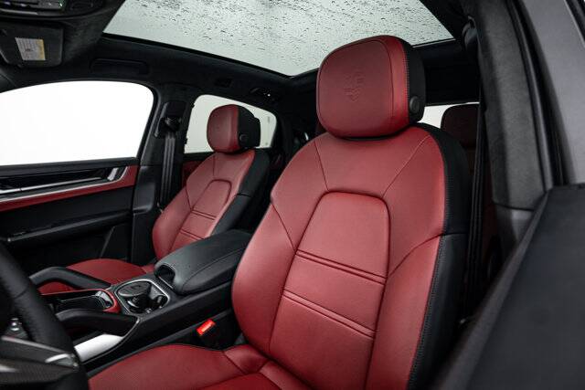 2026 Cayenne Turbo E-Hybrid picture #23