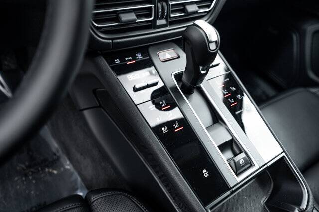 2026 Macan picture #15