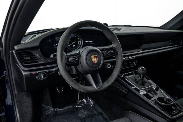 2024 911 Carrera T picture #12