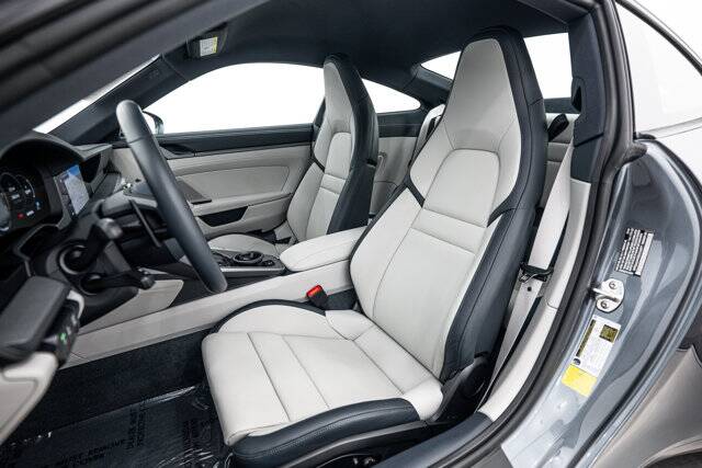 2025 911 Carrera picture #5