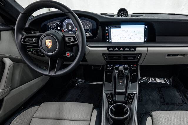 2025 911 Carrera picture #12