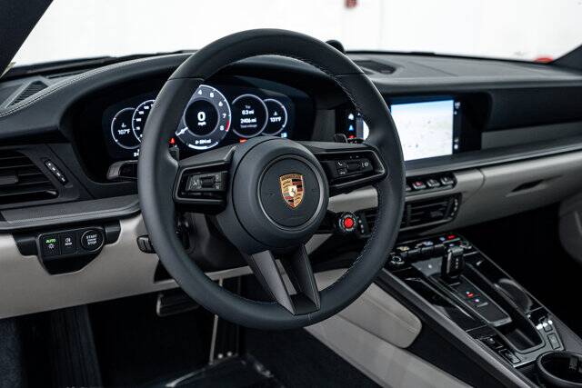 2025 911 Carrera picture #14