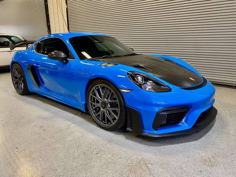 2023 GT4 RS picture #4