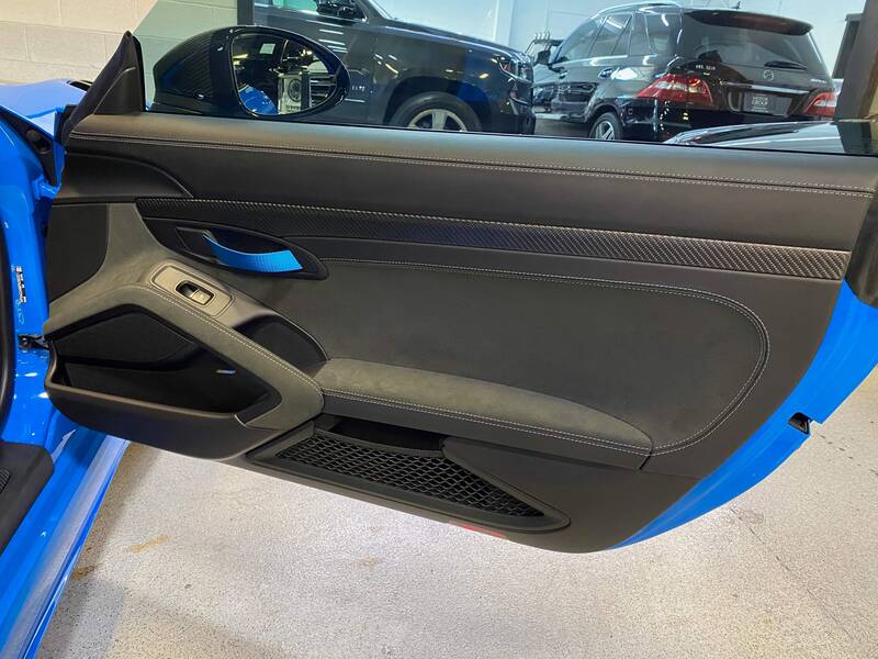 2023 GT4 RS picture #20