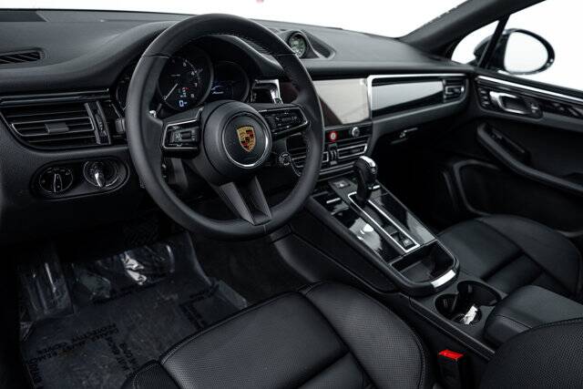 2026 Macan picture #14