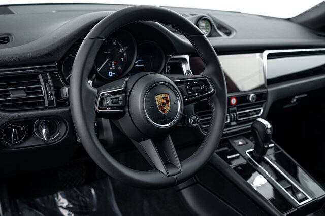 2026 Macan picture #15