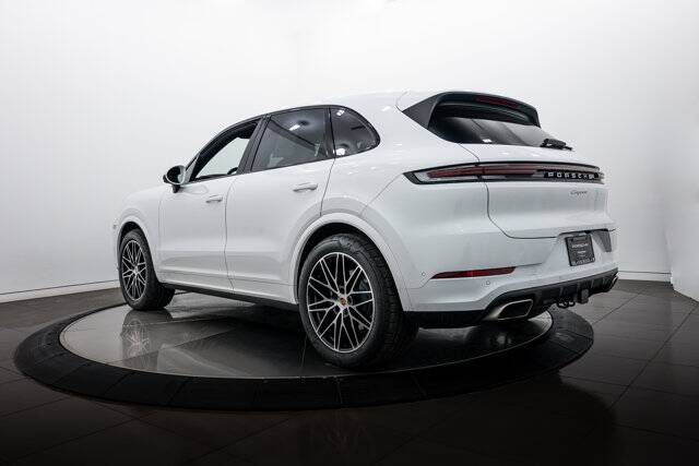 2026 Cayenne picture #3