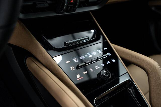 2026 Cayenne picture #14