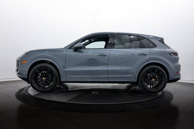 2025 Cayenne picture #2