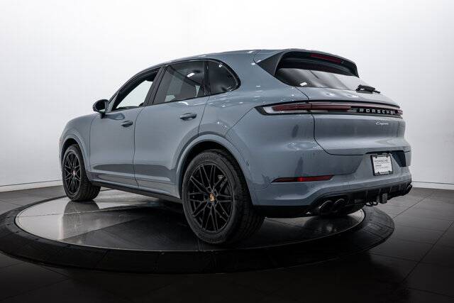 2025 Cayenne picture #3