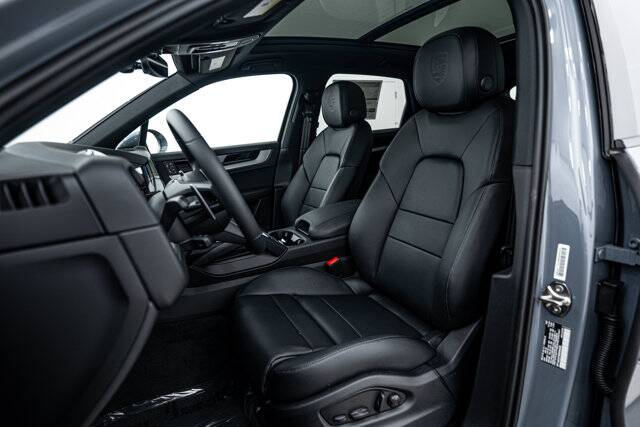 2025 Cayenne picture #5