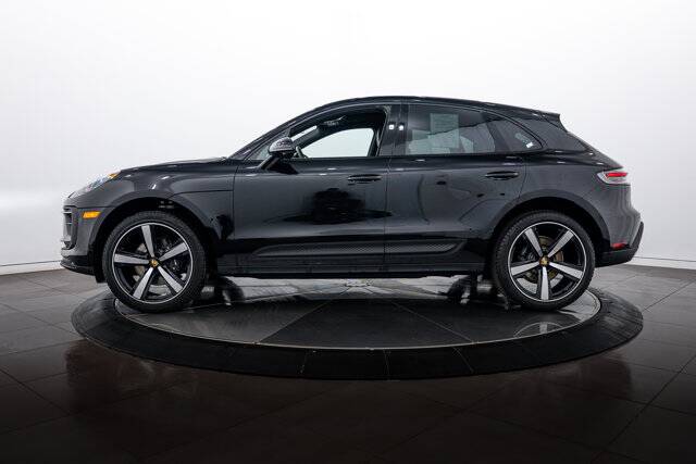 2025 Macan picture #2