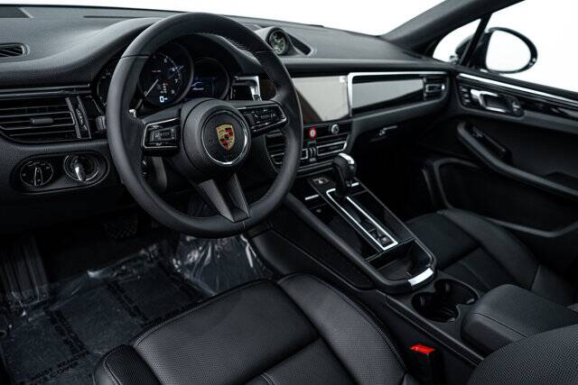 2025 Macan picture #4