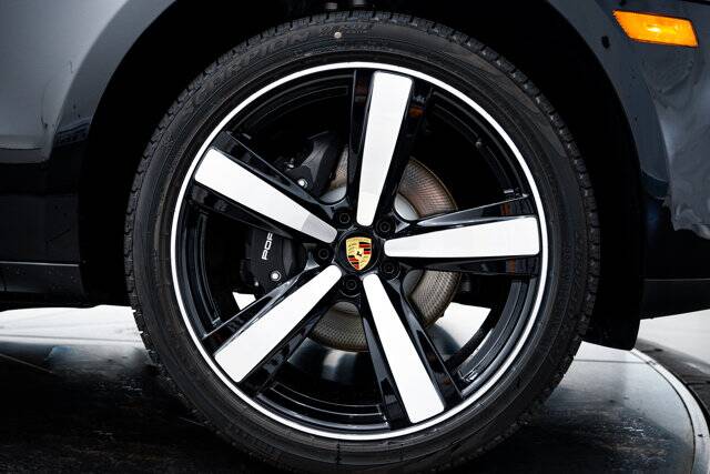 2025 Macan picture #12