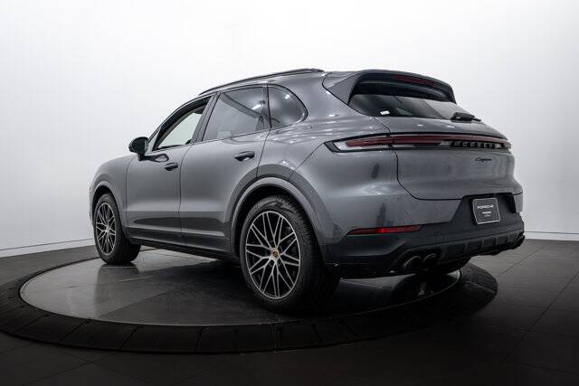 2025 Cayenne picture #3