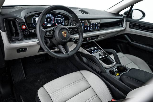 2025 Cayenne picture #4