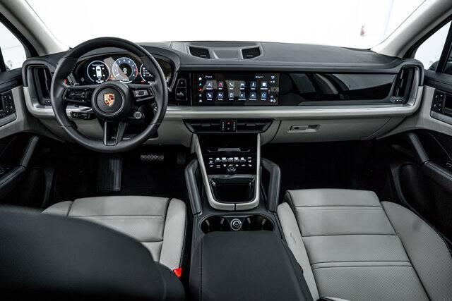 2025 Cayenne picture #12