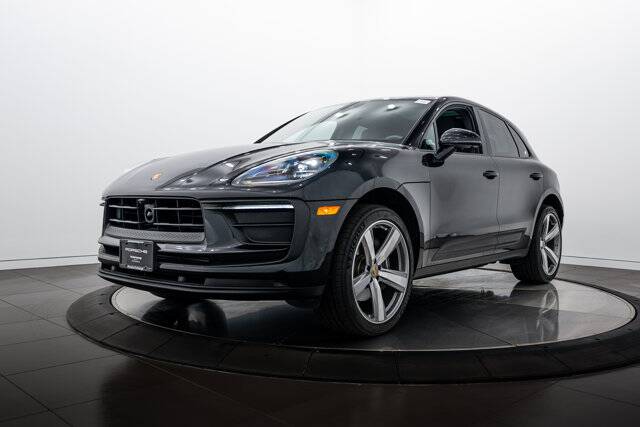 2025 Macan picture #1