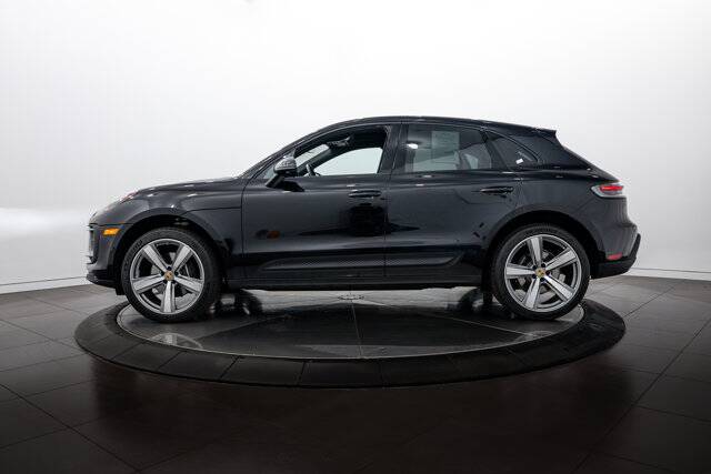 2025 Macan picture #2