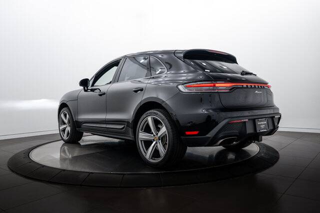 2025 Macan picture #3