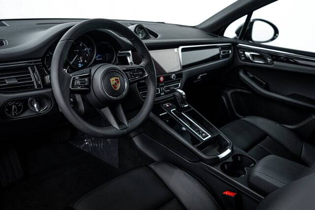 2025 Macan picture #4