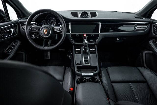 2025 Macan picture #12
