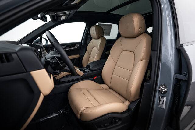 2026 Cayenne picture #5