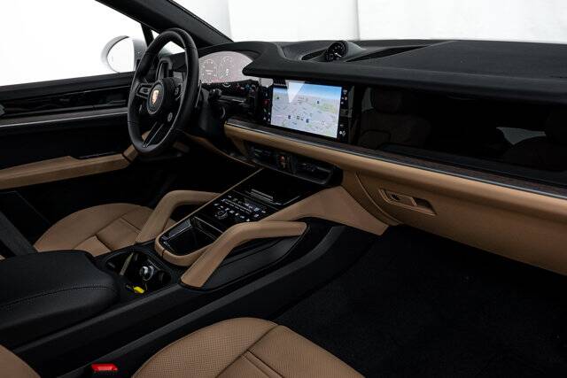 2026 Cayenne Coupe picture #13