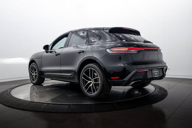 2022 Macan picture #3