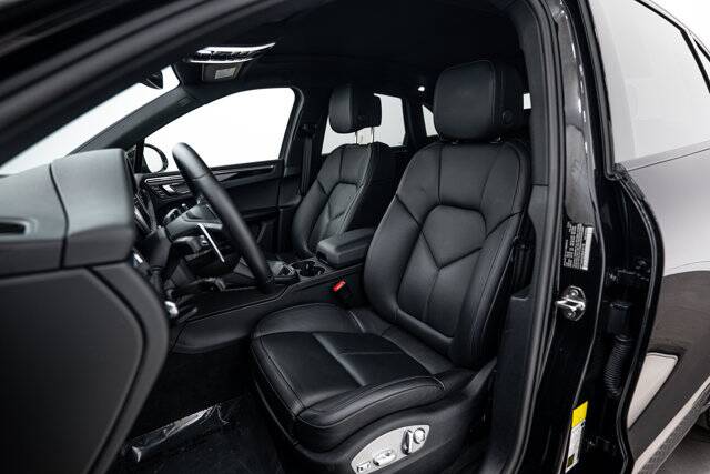 2022 Macan picture #5