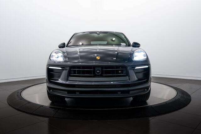 2022 Macan picture #10