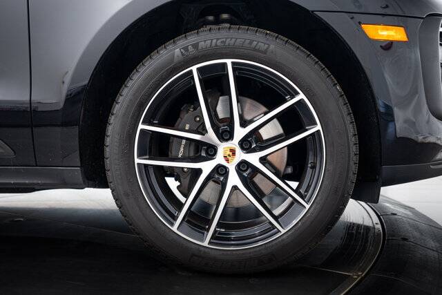 2022 Macan picture #11