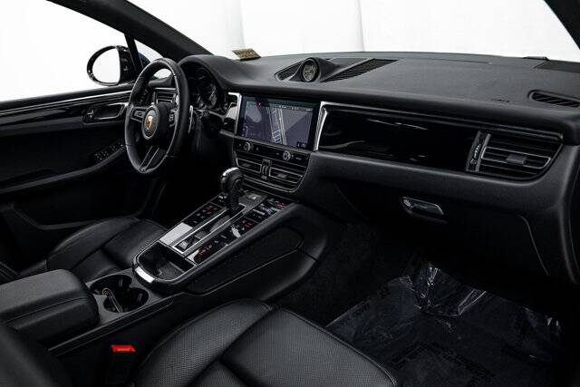 2022 Macan picture #14