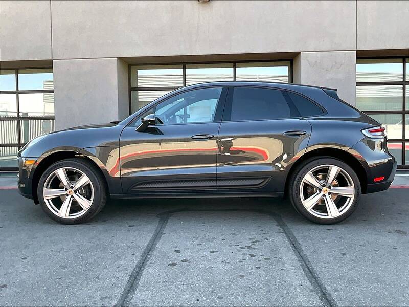 2025 Macan picture #2