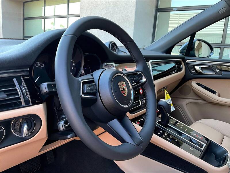 2025 Macan picture #4