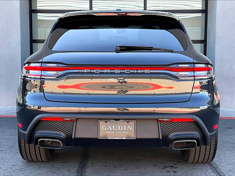 2025 Macan picture #5