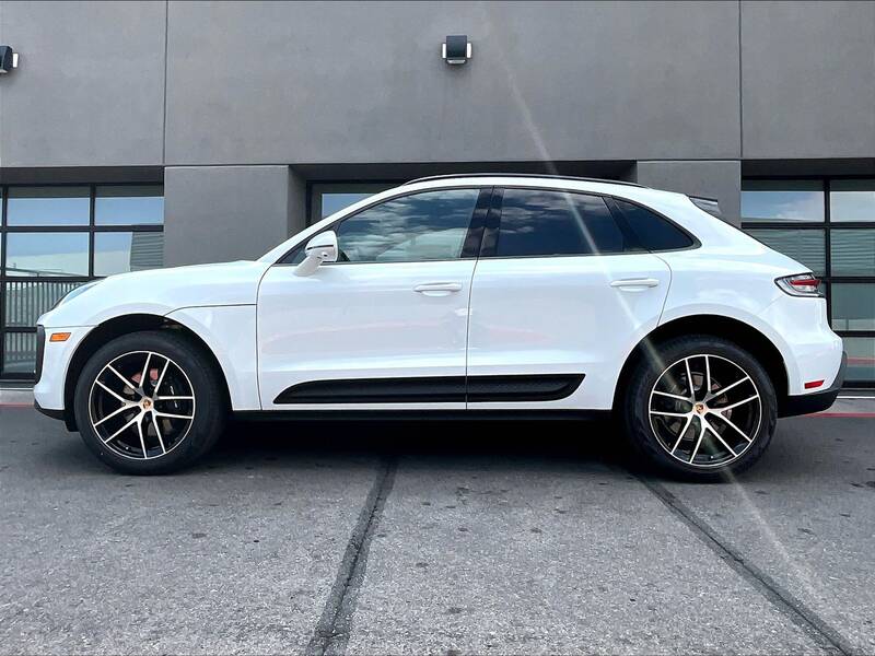 2025 Macan picture #2