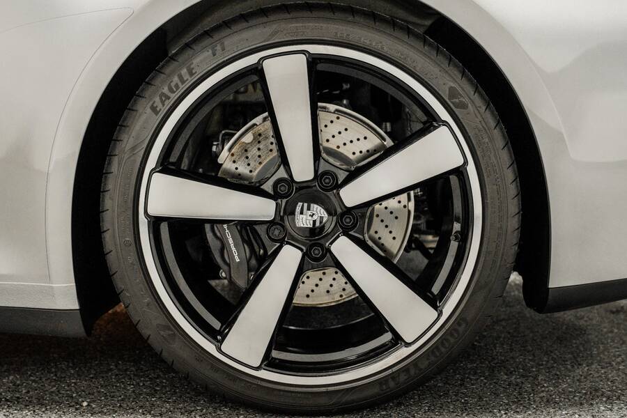 2025 911 Carrera -Sport Exhaust, Low Miles, Sport Chrono, Carrera Classic Wheels picture #2