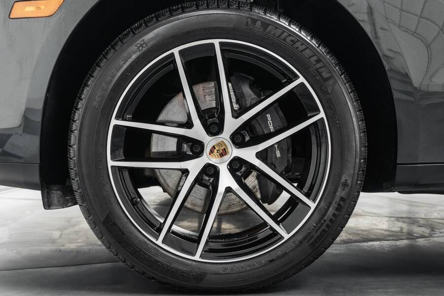 2023 Macan -Premium Package Plus, One Owner picture #2