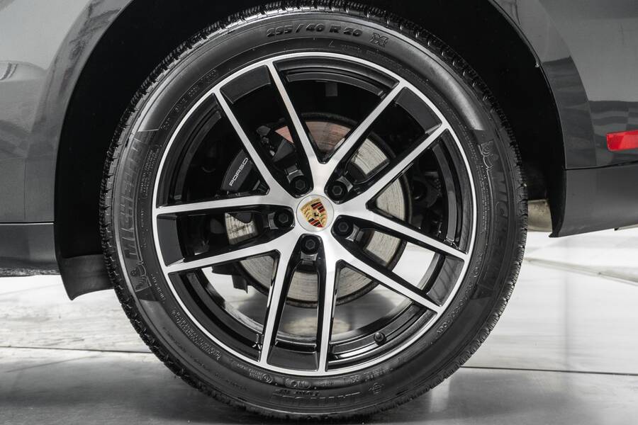 2023 Macan -Premium Package Plus, One Owner picture #3