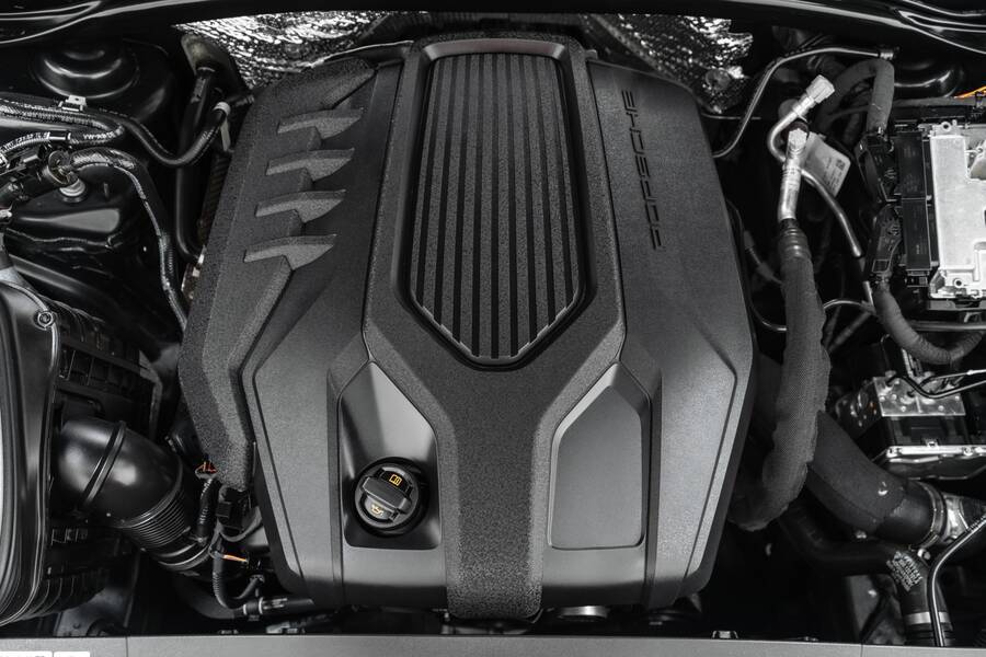 2023 Macan -Premium Package Plus, One Owner picture #4