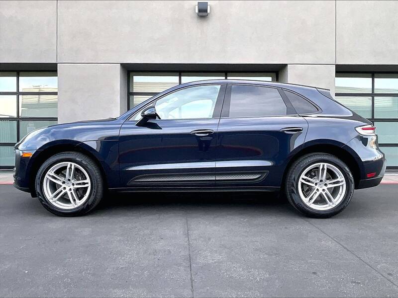 2023 Macan picture #2