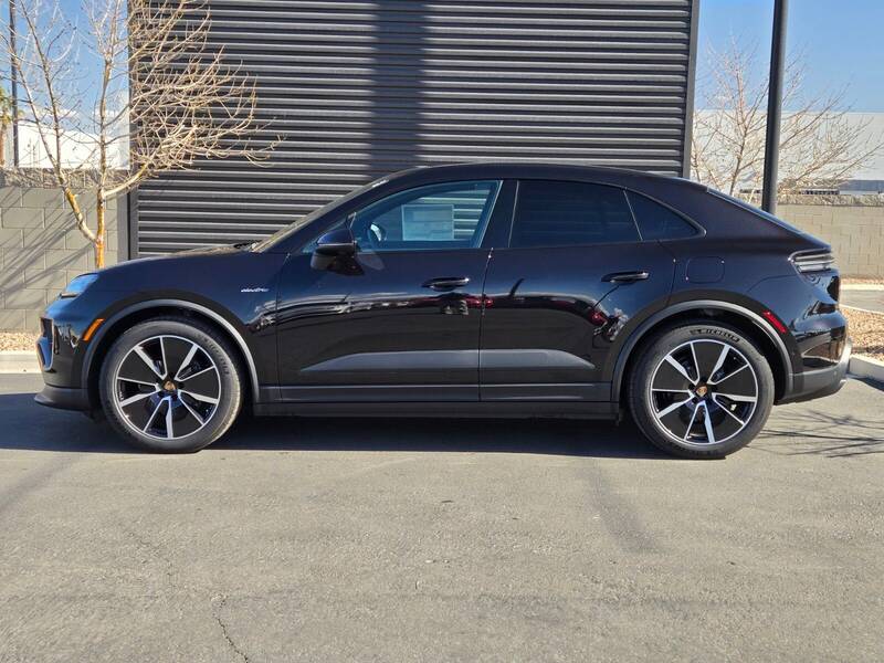 2025 Macan Electric 4 picture #2