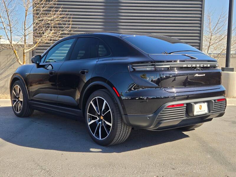2025 Macan Electric 4 picture #3