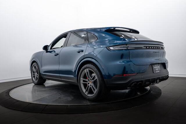 2026 Cayenne S picture #3