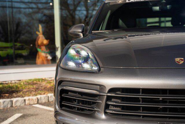 2020 Cayenne Base picture #3