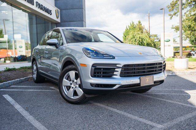 2022 Cayenne Base picture #2