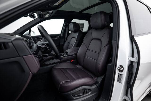 2026 Cayenne picture #5
