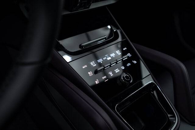 2026 Cayenne picture #15